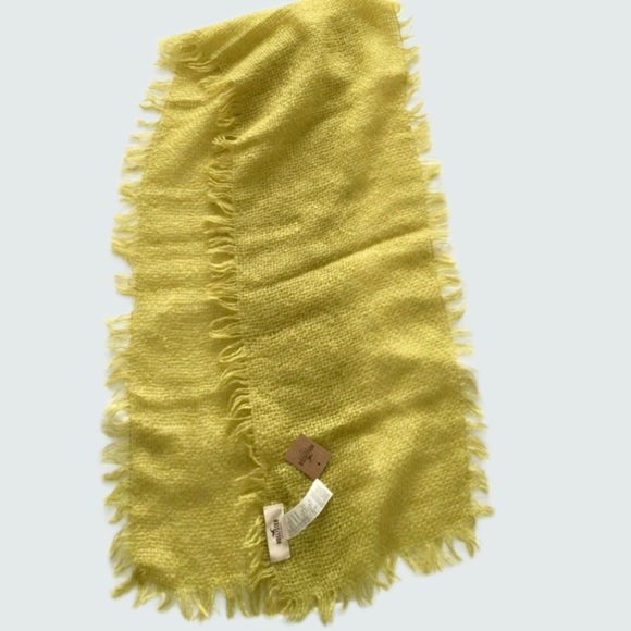Hollister lime green scarf - Picture 1 of 3